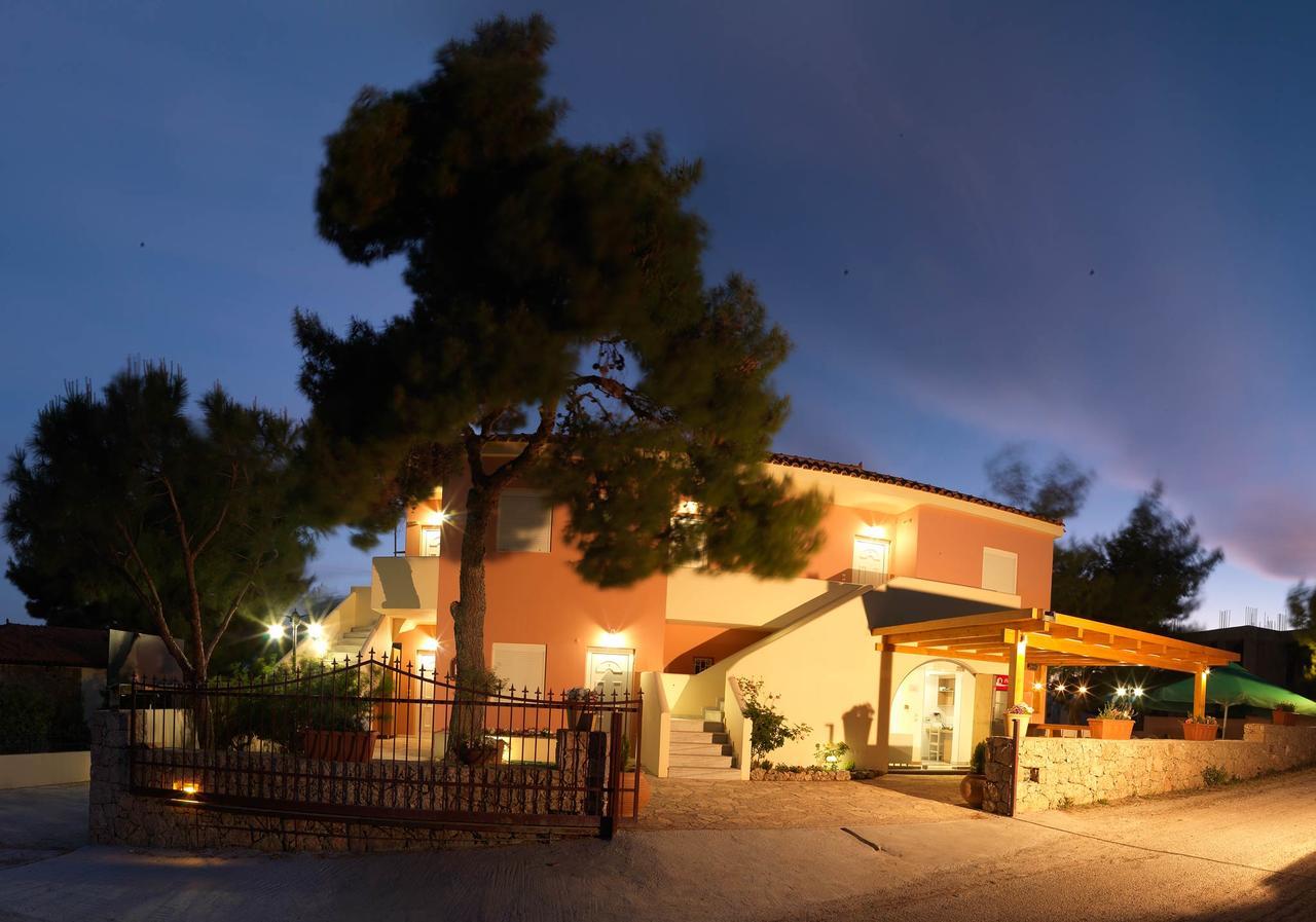 Epavlis Apartments Pórto Héli Kültér fotó